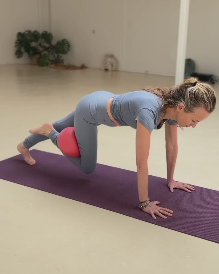 gym-balance-ball-workout